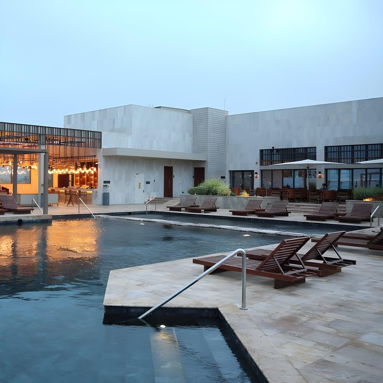 Alila Hinu Bay
